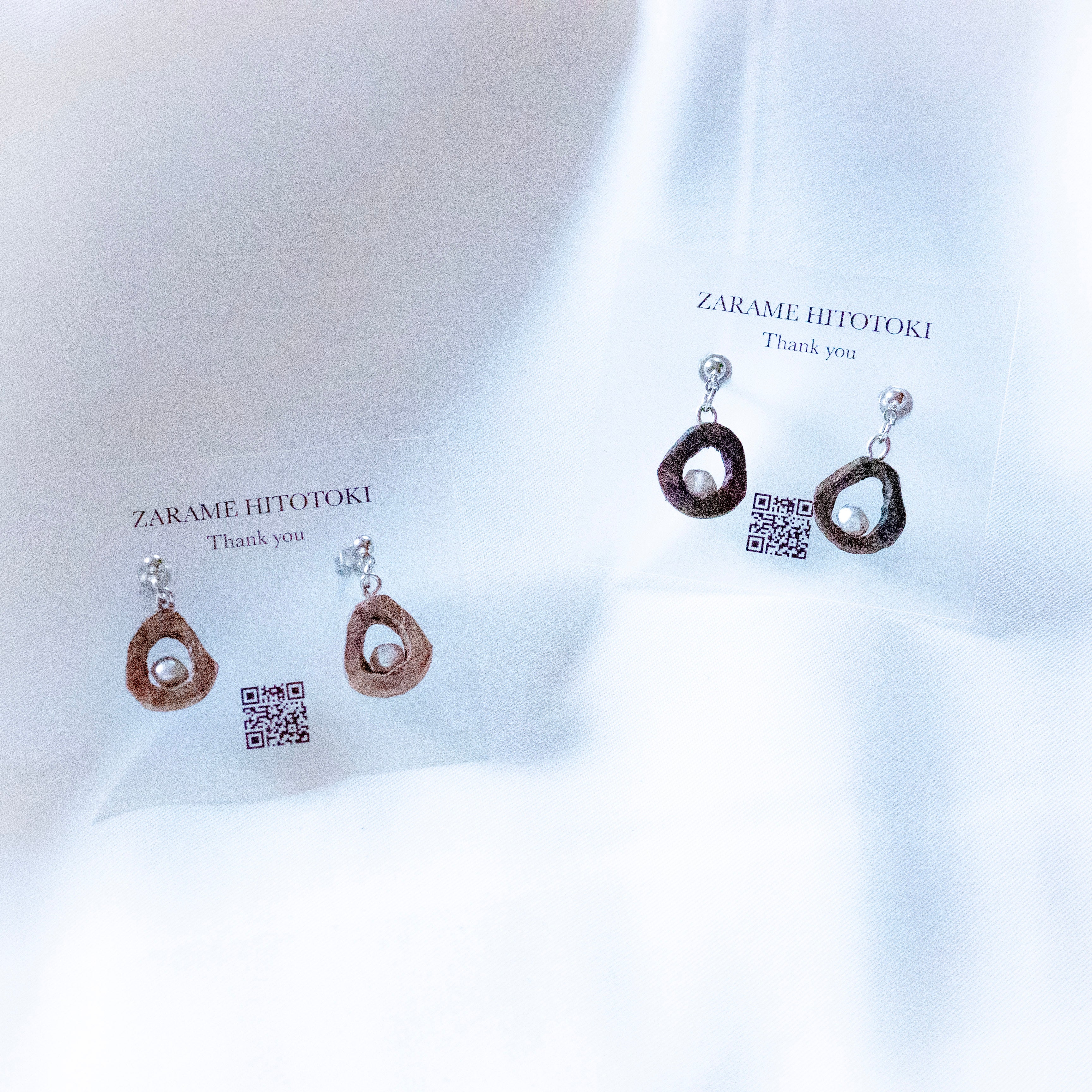 木のピアス・イヤリング | ウォルナット or シャム柿 | 揺れる ティア―ドロップ | Zarame