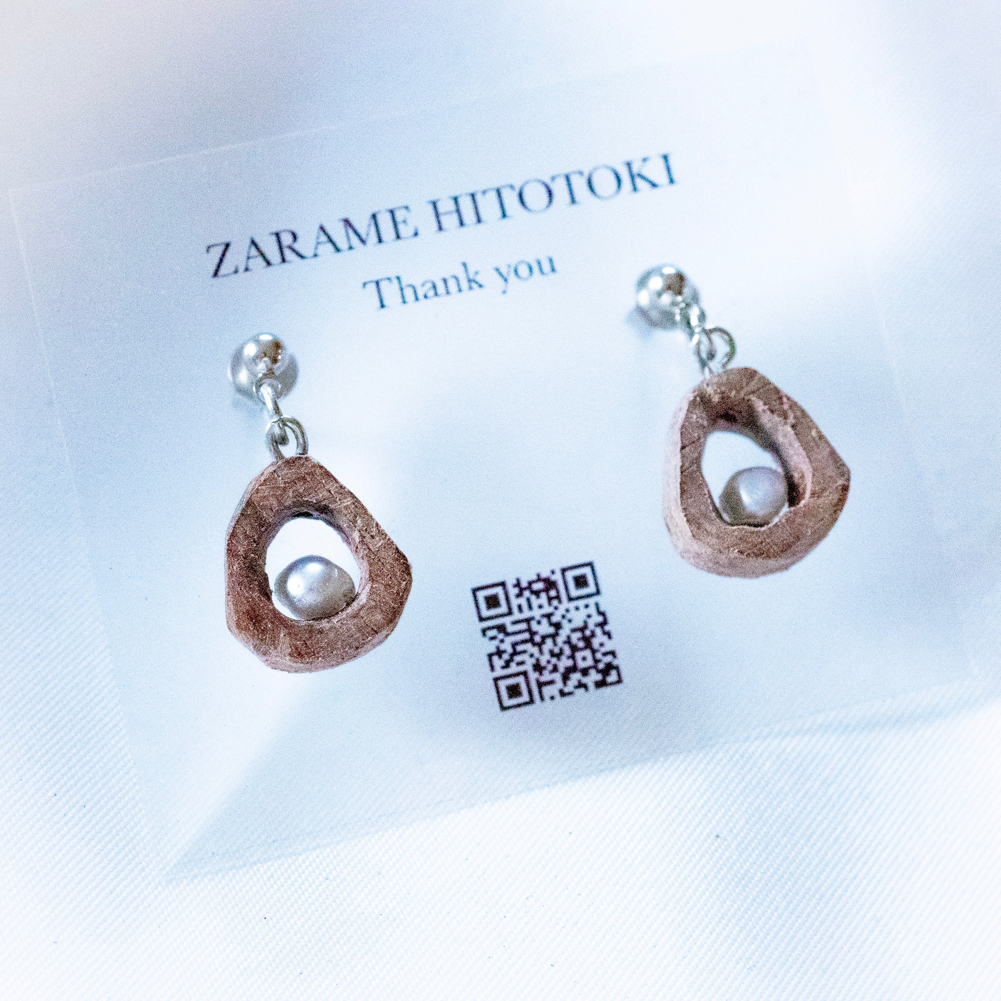木のピアス・イヤリング | ウォルナット or シャム柿 | 揺れる ティア―ドロップ | Zarame